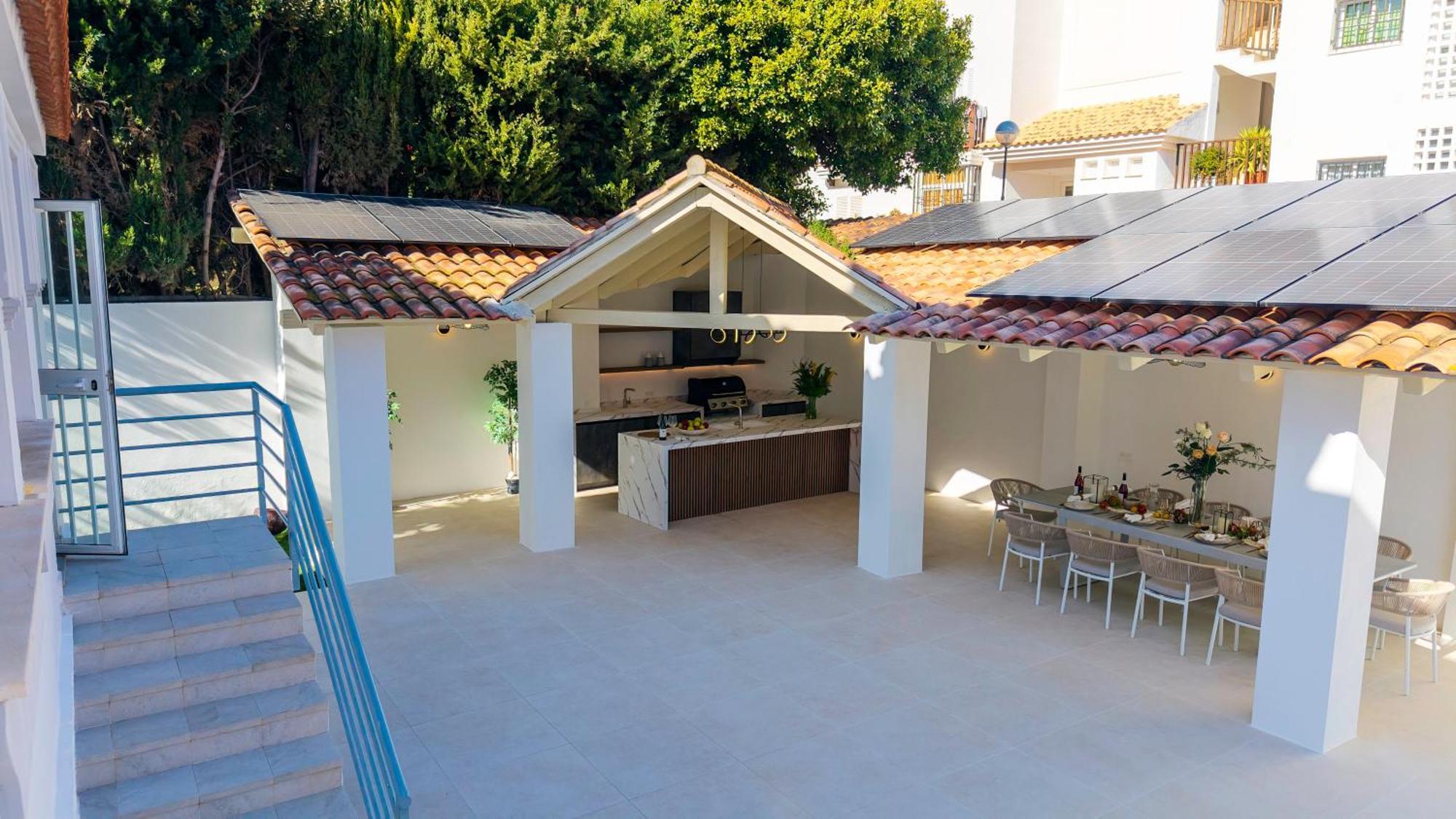 Vacation Marbella: Sunny Camelia Villa with Heated Pool and Cinema Benalmadena Exterior photo