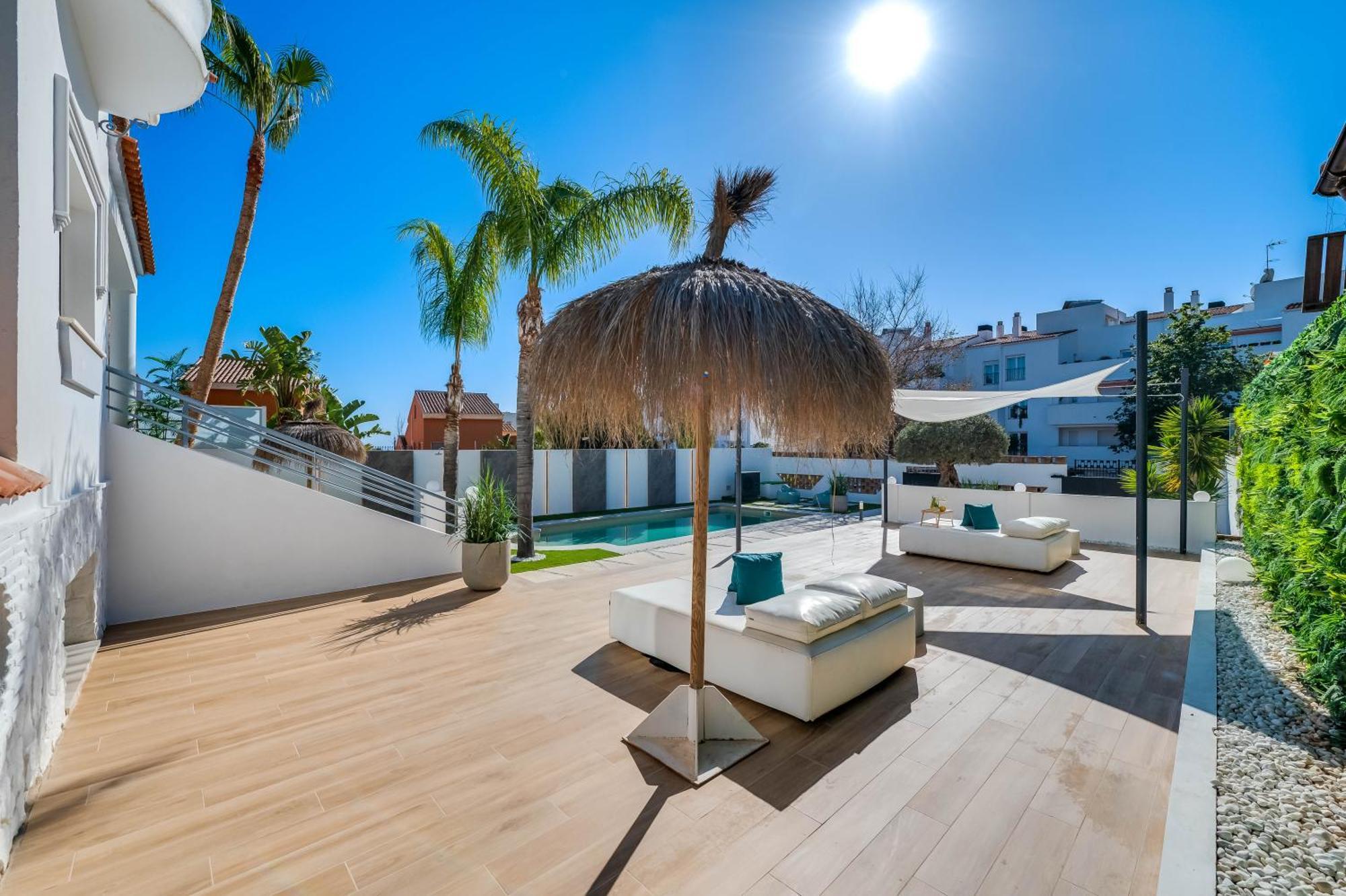 Vacation Marbella: Sunny Camelia Villa with Heated Pool and Cinema Benalmadena Exterior photo