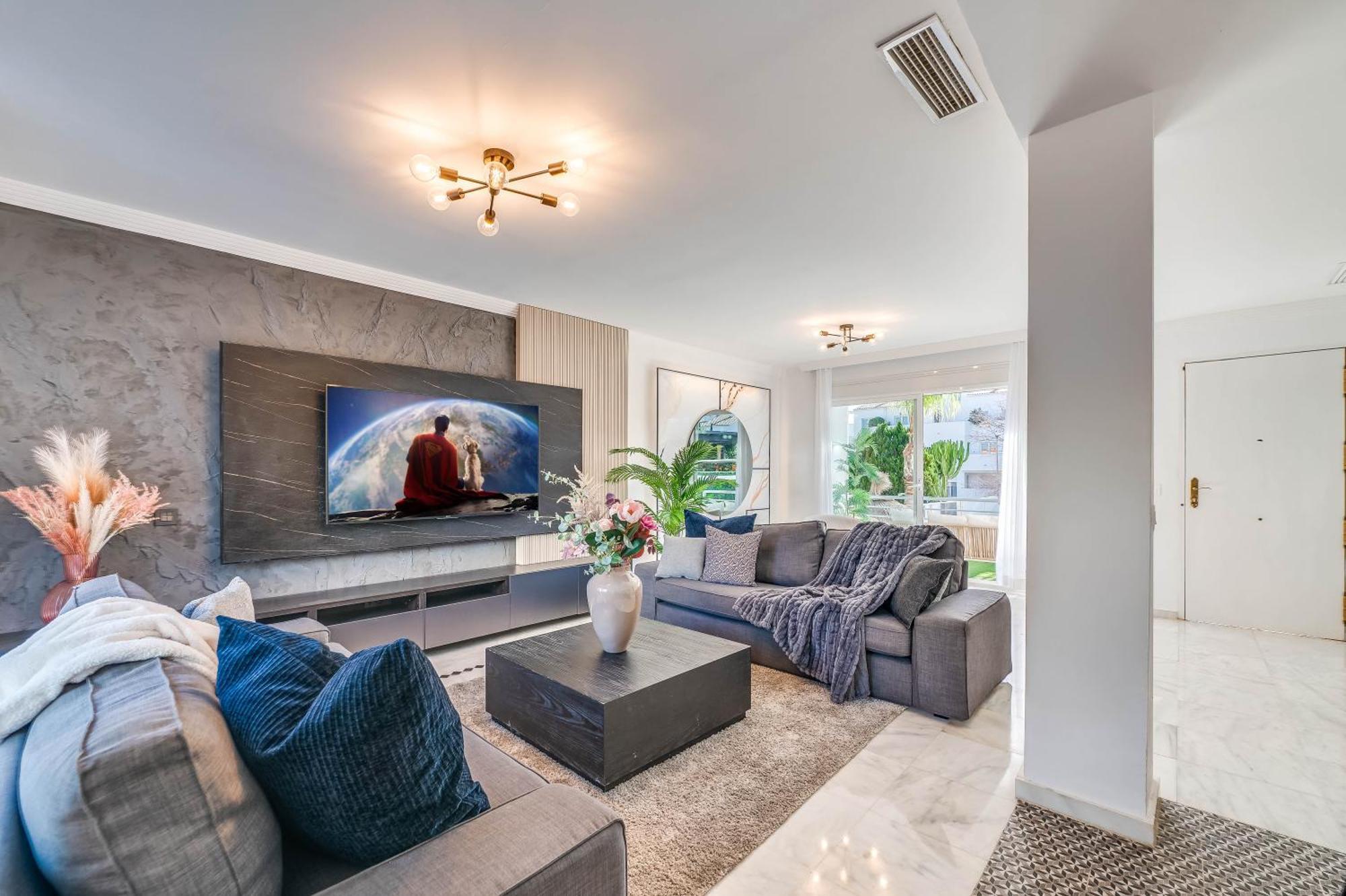 Vacation Marbella: Sunny Camelia Villa with Heated Pool and Cinema Benalmadena Exterior photo