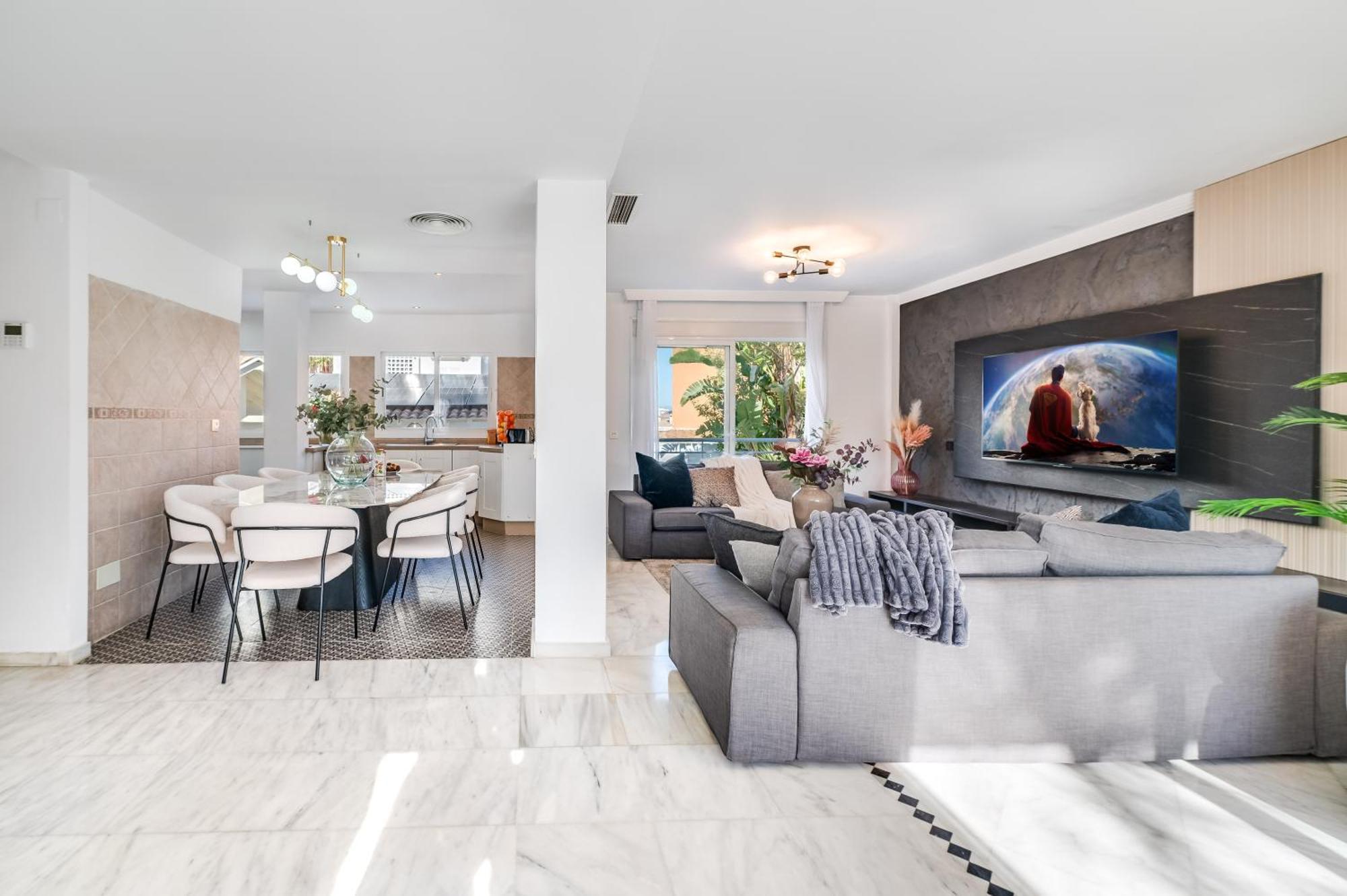 Vacation Marbella: Sunny Camelia Villa with Heated Pool and Cinema Benalmadena Exterior photo