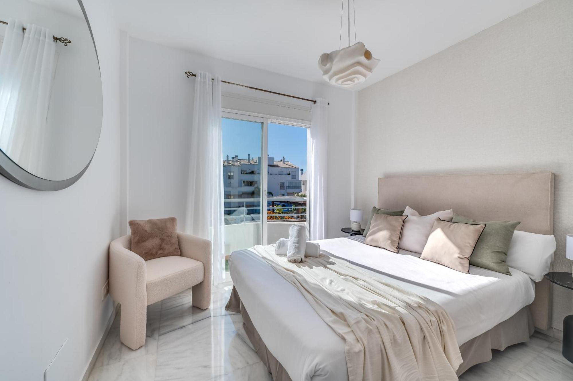 Vacation Marbella: Sunny Camelia Villa with Heated Pool and Cinema Benalmadena Exterior photo